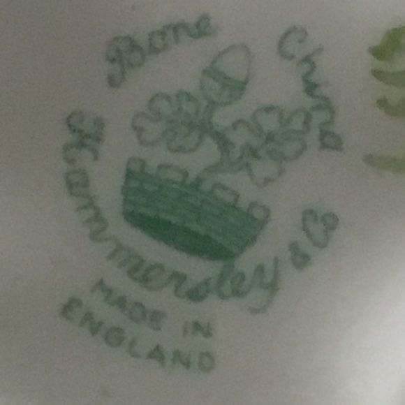 Daffodil Creamer and Sugar Bowl - Picture 3 of 4